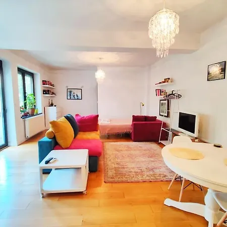 Old Town Bohemian With Garden View Balcony * Bukarest