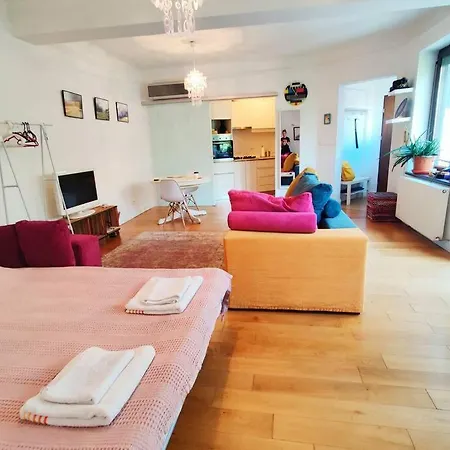 Old Town Bohemian With Garden View Balcony *