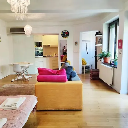 Old Town Bohemian With Garden View Balcony Βουκουρέστι