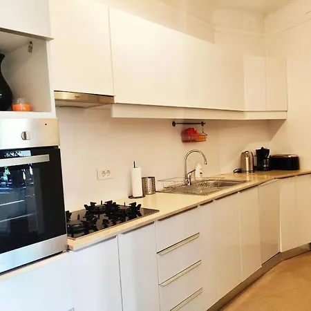 Old Town Bohemian With Garden View Balcony