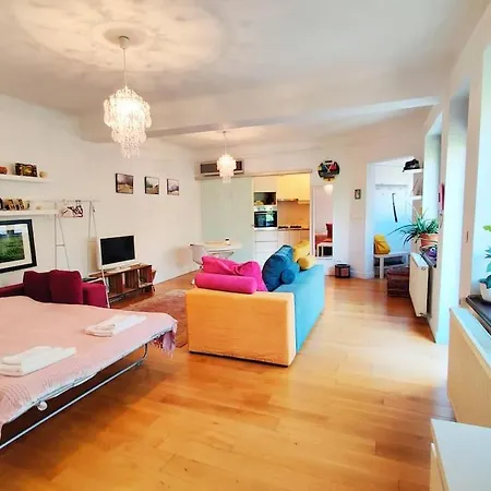 Old Town Bohemian With Garden View Balcony *