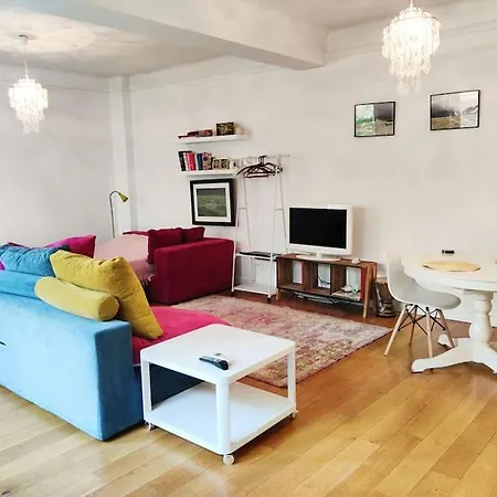 Old Town Bohemian With Garden View Balcony Apartment Bucharest