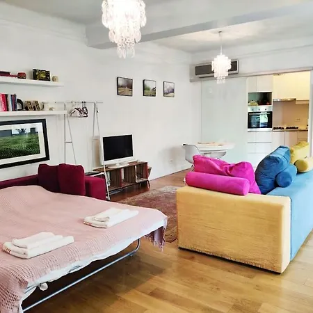 Old Town Bohemian With Garden View Balcony Apartment