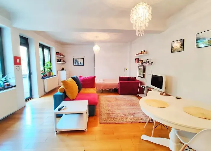 Old Town Bohemian With Garden View Balcony * Bukarest