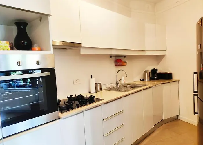 Old Town Bohemian With Garden View Balcony