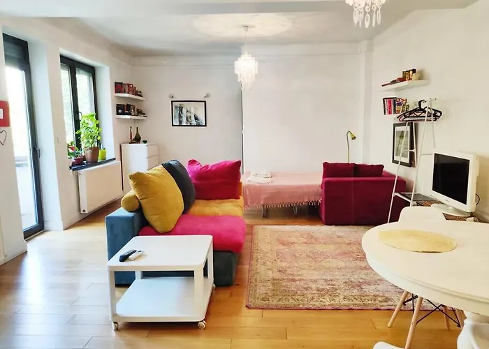 Old Town Bohemian With Garden View Balcony * Bukarest