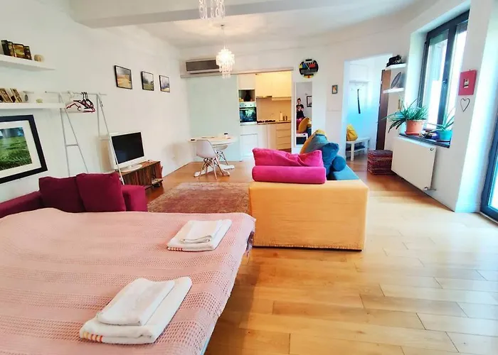 Old Town Bohemian With Garden View Balcony *