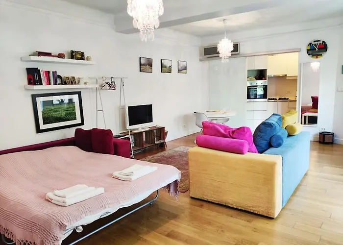 Old Town Bohemian With Garden View Balcony شقة