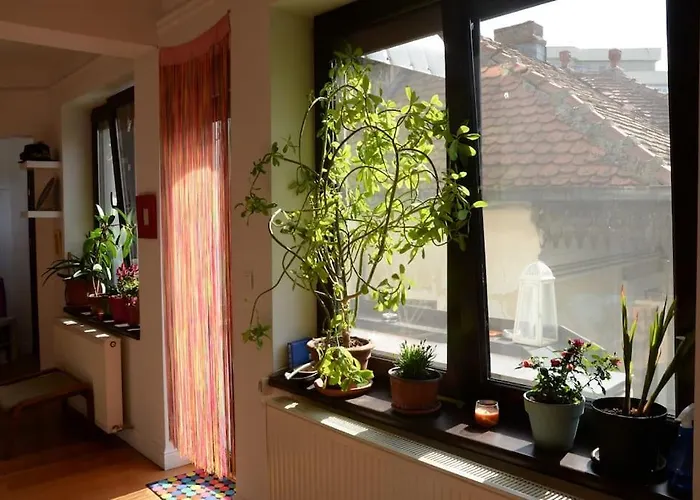 Old Town Bohemian With Garden View Balcony * Bukareszt
